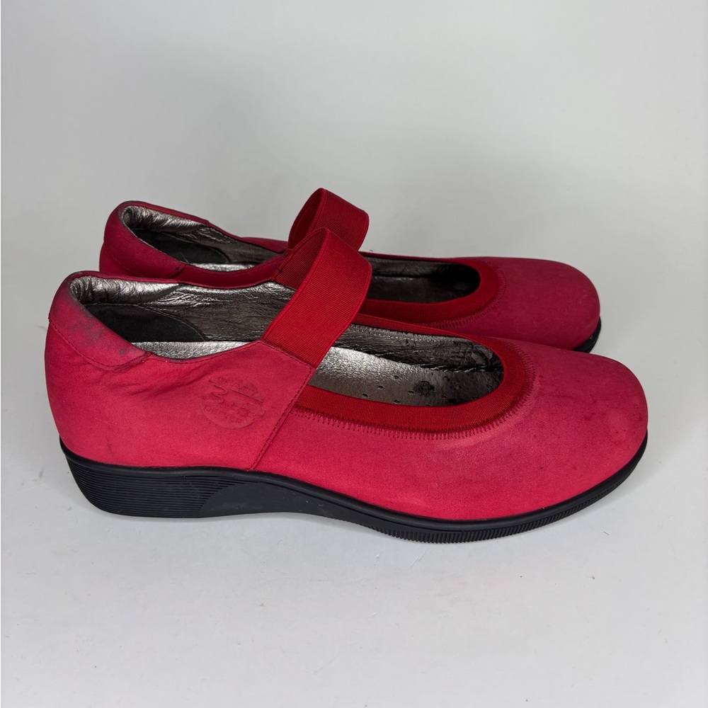 Gravity Defyer Women's Mary Jane Flats Size US 7 Red Leather Comfort